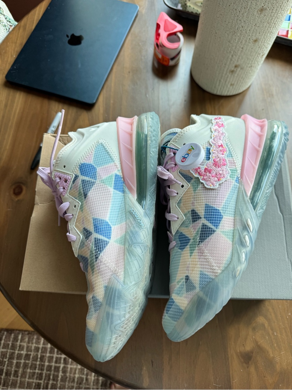 Nike x Atmos LeBron 18 “Cherry Blossom” CV7562-101 - Picture 5 of 9
